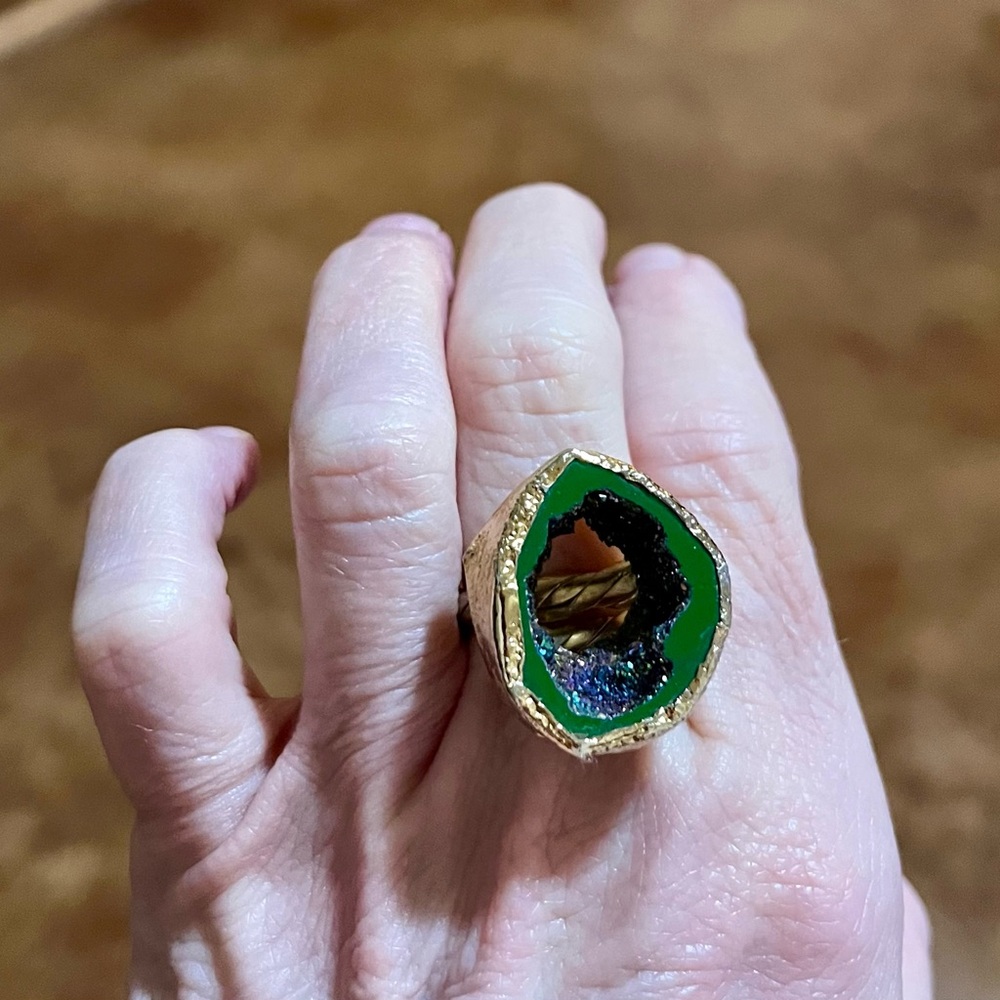 Artistic Gold and Green Druzy Statement Ring Size 8. New Contemporary Eclectic - Picture 8 of 9